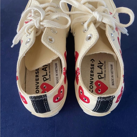 Converse Ivory/Red Comme Des Garçons PLAY Low Top Sneakers - Picture 6 of 6